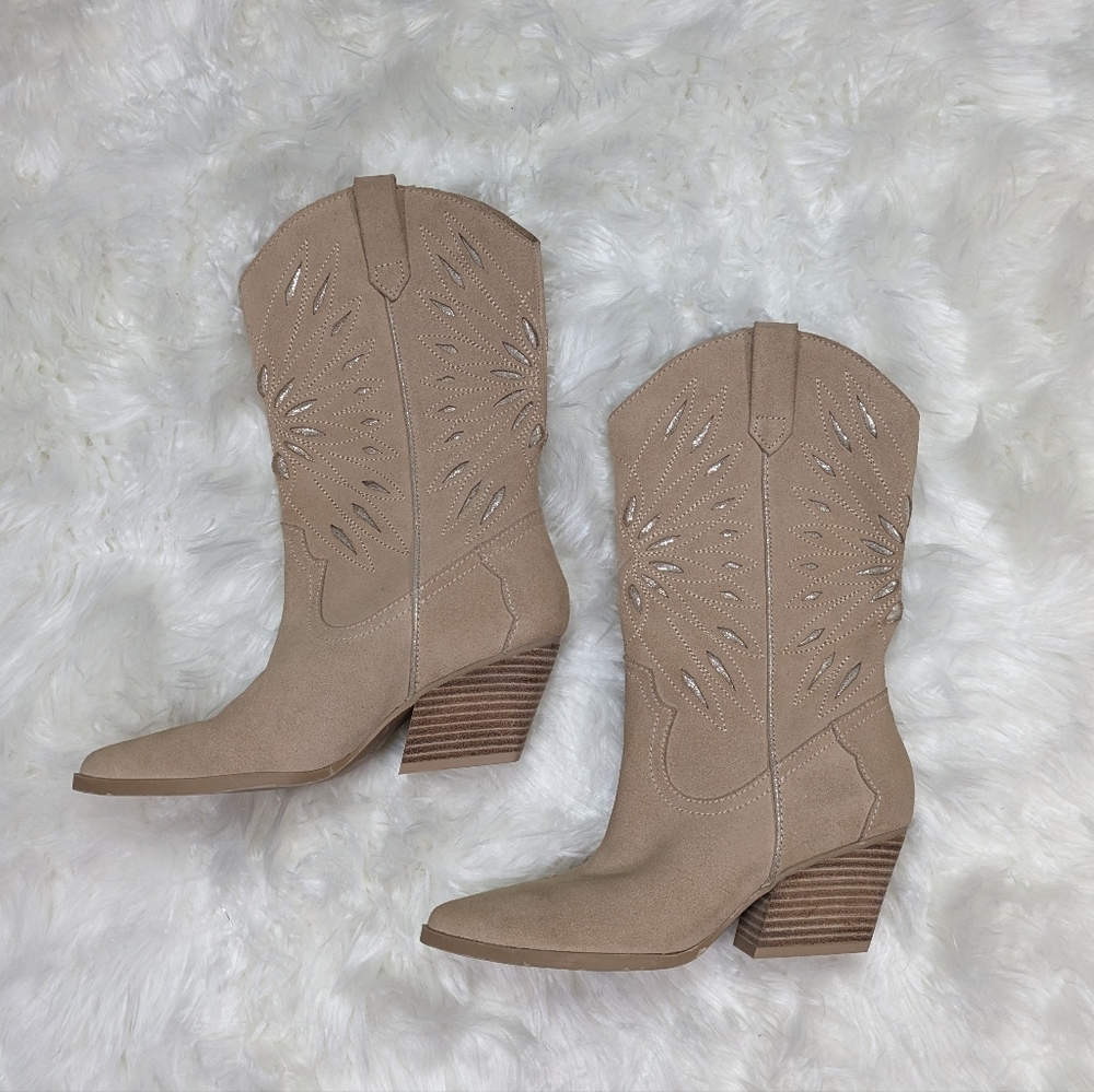 New Dolce Vita Lotis Suede Cream Coastal Cowgirl Boots w/ Metallic Accents 7.5